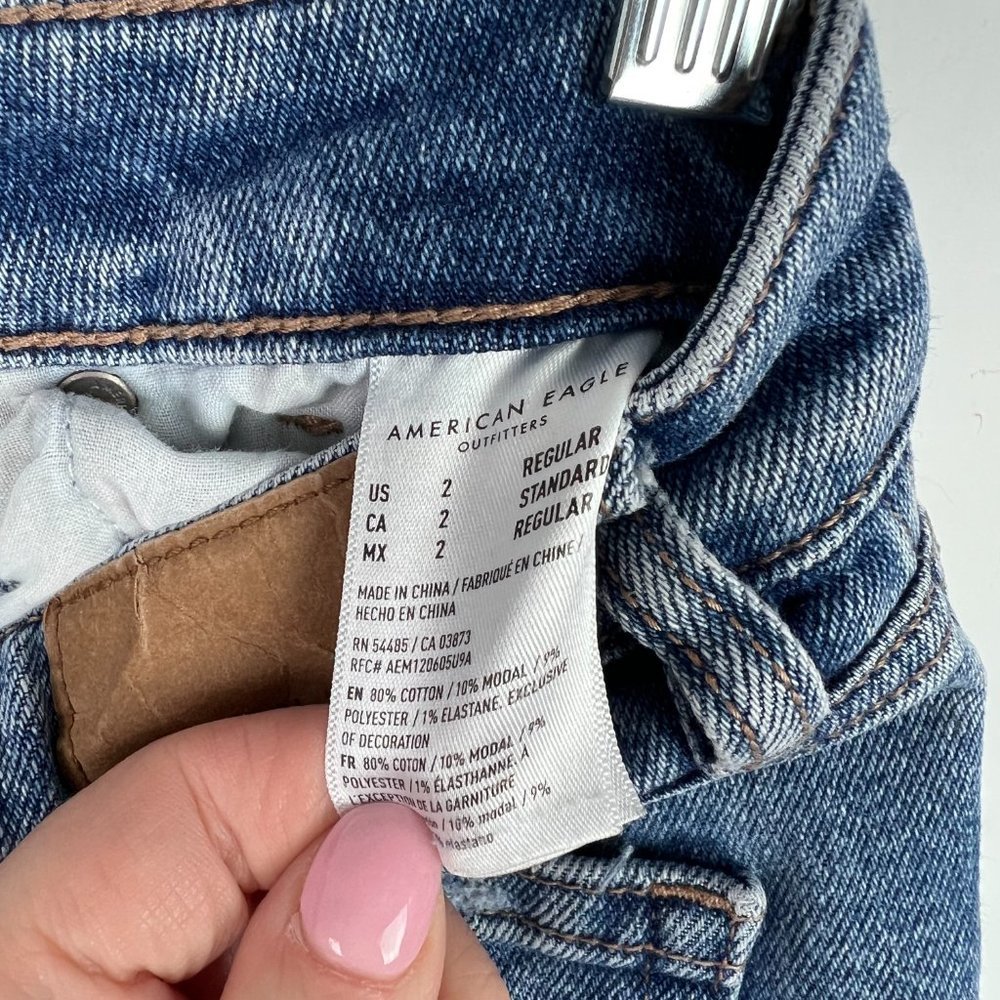 American Eagle Distressed Stretch Mom Jean Ankle Length Size 2 EUC T2586 - Picture 11 of 11